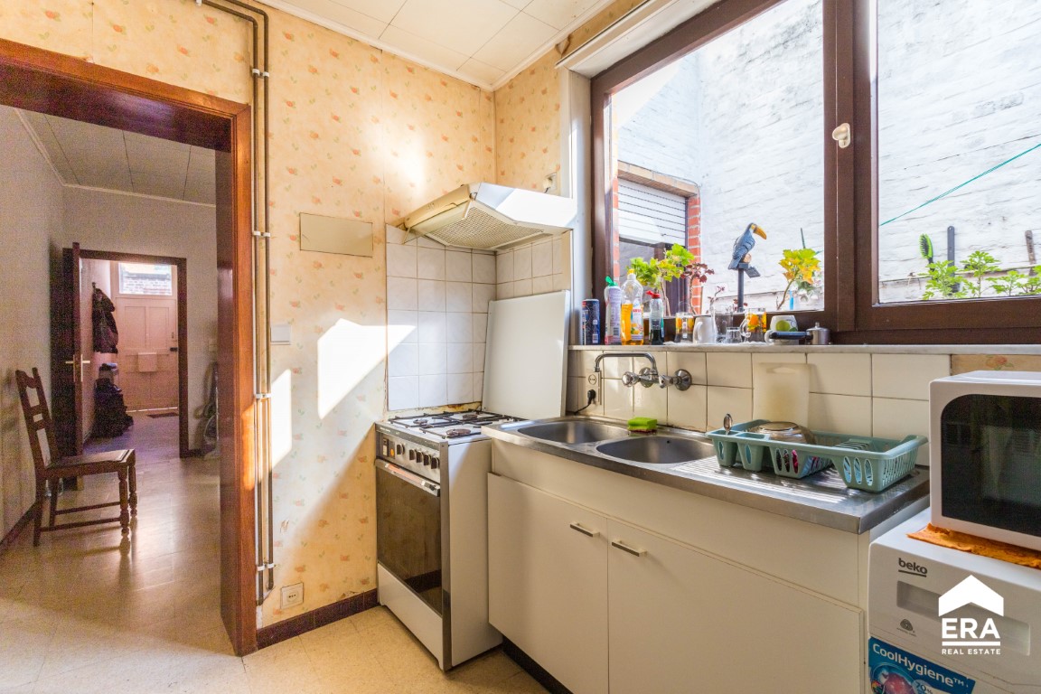 Woning met 2slpk (meerdere mogelijk) en stadskoer in Ieper € 170 000 ERA